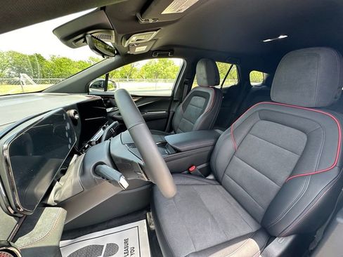 New 2025 Chevrolet Blazer EV RS RWD image 27