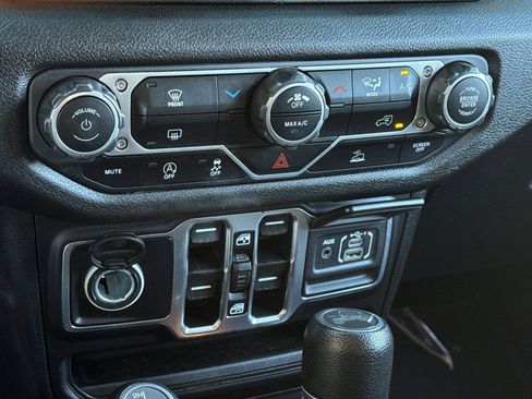 Used 2024 Jeep Wrangler Sport S AWD/4WD image 16