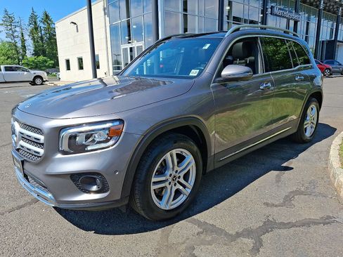 Used 2023 Mercedes-Benz GLB 250 4MATIC image 3