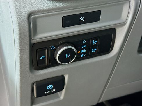 Used 2025 Ford F150 XLT w/ Equipment Group 301A Standard image 9