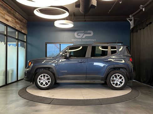 Used 2023 Jeep Renegade Latitude AWD/4WD image 6