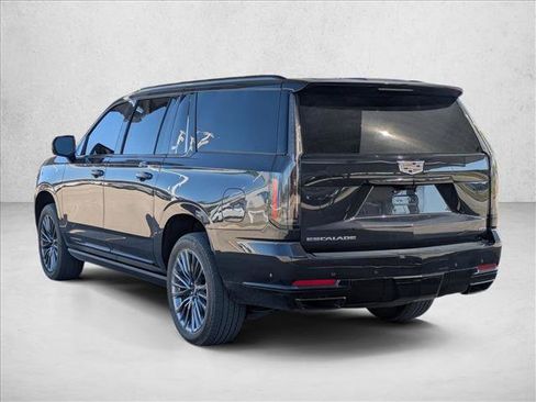 Used 2025 Cadillac Escalade ESV Sport Platinum w/ LPO, Floor Liner Package AWD/4WD image 7