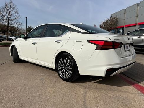 Used 2025 Nissan Altima 2.5 SV image 8