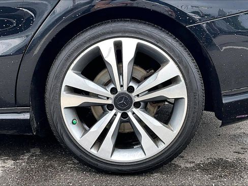 Used 2018 Mercedes-Benz CLA 250 4MATIC image 5