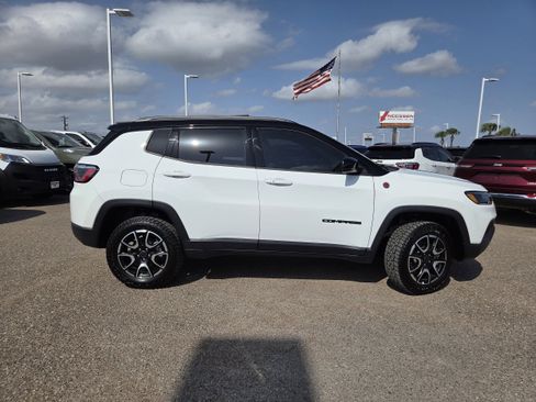 New 2026 Jeep Compass Trailhawk image 8