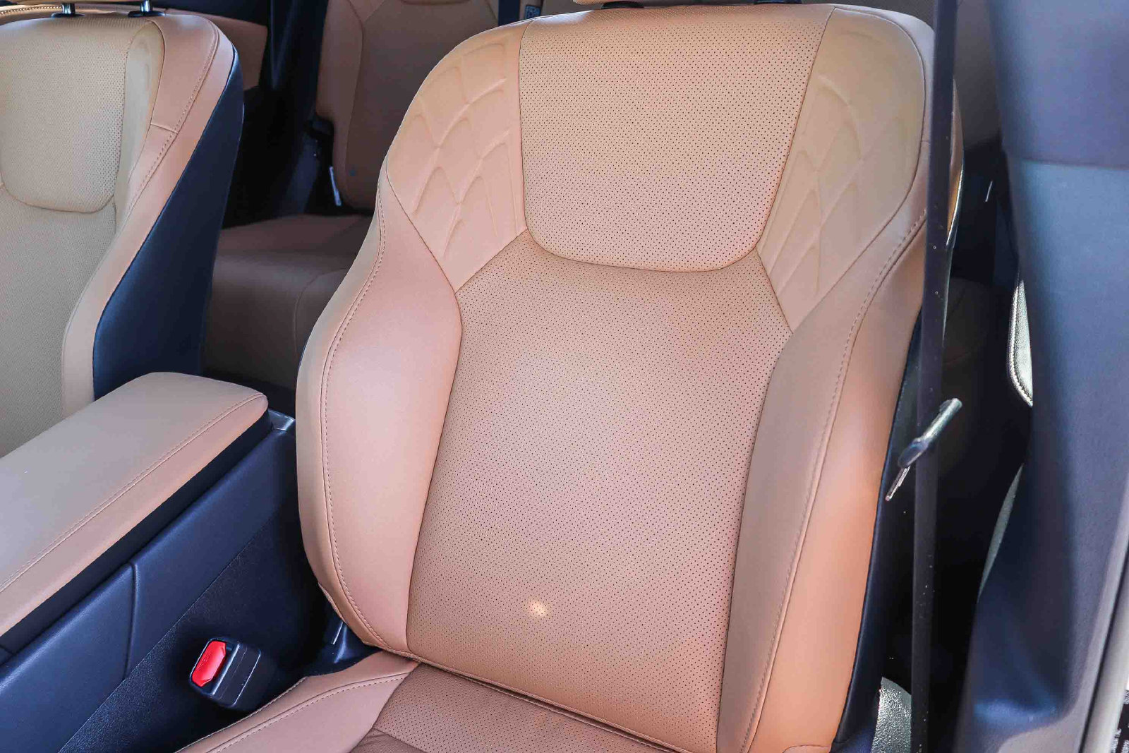 Certified 2025 Lexus RX 350 FWD w/ Technology Package image 30