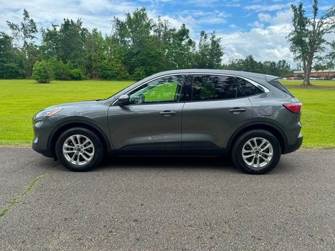 Used 2021 Ford Escape SE w/ Convenience Package FWD image 4