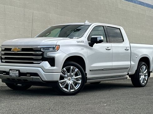 Certified 2023 Chevrolet Silverado 1500 High Country w/ High Country Premium Package AWD/4WD image 8