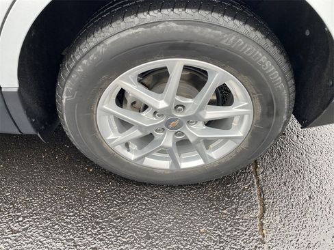 Used 2022 Chevrolet Equinox LT image 11