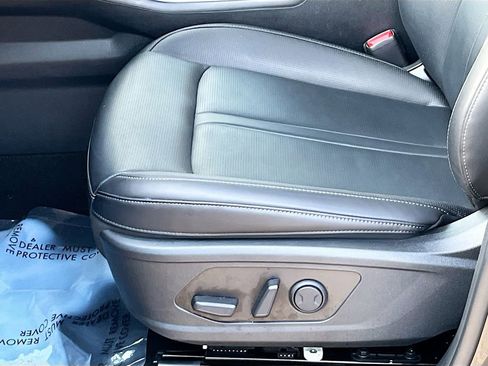 Certified 2025 Kia Sorento EX w/ EX Panoramic Sunroof Package image 18