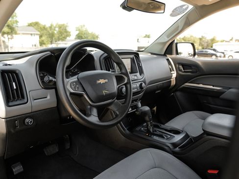 Used 2019 Chevrolet Colorado W/T w/ WT Convenience Package image 3