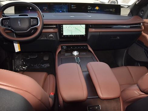 New 2025 Lincoln Navigator Reserve image 17