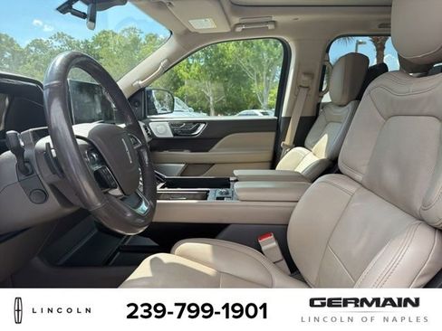 Used 2024 Lincoln Navigator Reserve AWD/4WD image 12