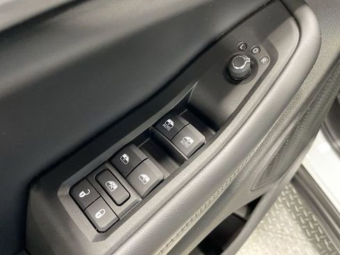 Used 2024 Jeep Grand Cherokee Laredo X AWD/4WD image 13