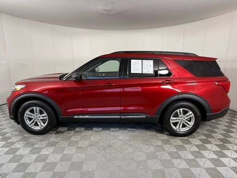 Used 2020 Ford Explorer XLT RWD image 3