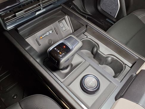 Used 2026 GMC Hummer EV SUV image 19