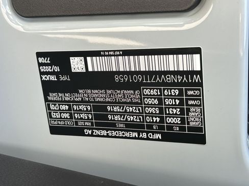 Used 2026 Mercedes-Benz Sprinter 2500 image 18