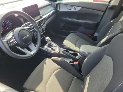 Used 2022 Kia Forte LXS FWD image 3