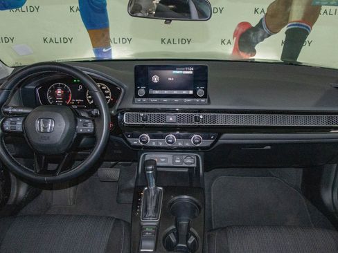 Used 2024 Honda Civic EX image 3