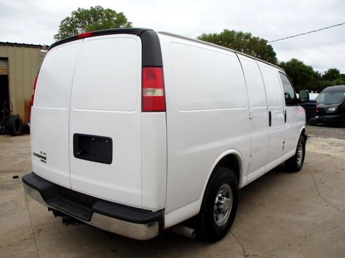 Used 2013 Chevrolet Express 2500 image 4