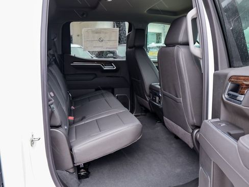 New 2026 GMC Sierra 1500 Elevation image 29