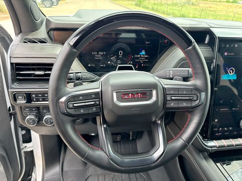 Used 2025 GMC Yukon AT4 Ultimate AWD/4WD image 14