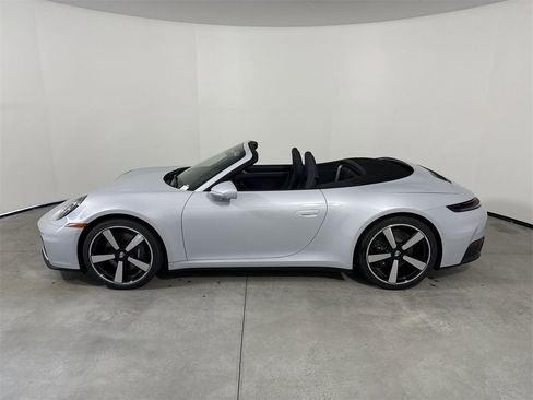 New 2026 Porsche 911 Carrera image 2