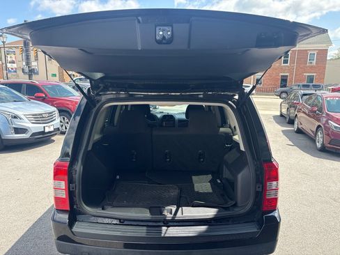 Used 2017 Jeep Patriot Sport w/ Power Value Group FWD image 14