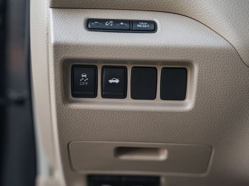 Used 2013 Nissan Altima 2.5 SV w/ 2.5SV Convenience Pkg image 38