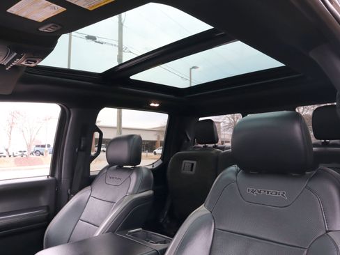 Used 2018 Ford F150 Raptor w/ Equipment Group 802A Luxury image 7