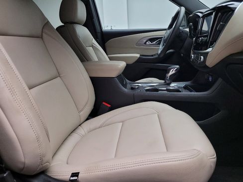 Used 2022 Chevrolet Traverse LS FWD image 21