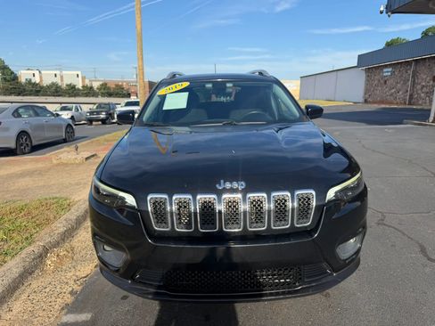 Used 2019 Jeep Cherokee Latitude w/ Popular Appearance Group AWD/4WD image 2