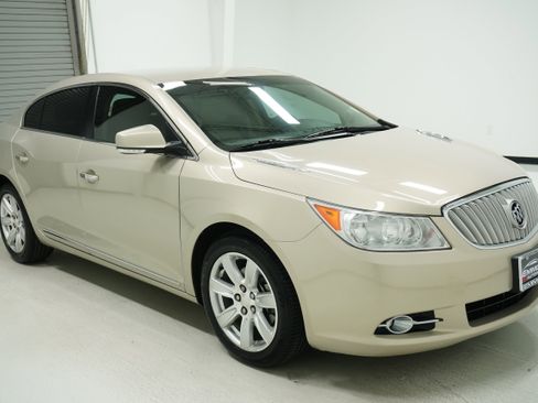 Used 2011 Buick LaCrosse CXL image 3