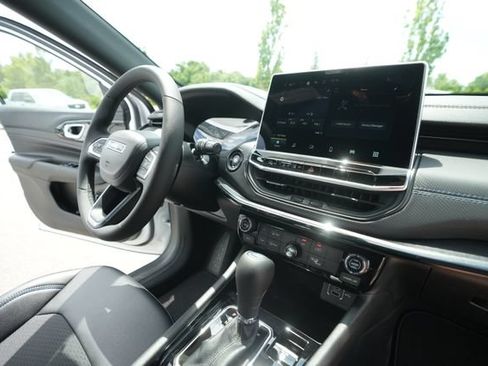 New 2026 Jeep Compass Latitude AWD/4WD image 33