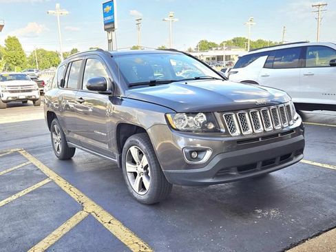 Used 2017 Jeep Compass High Altitude FWD image 4