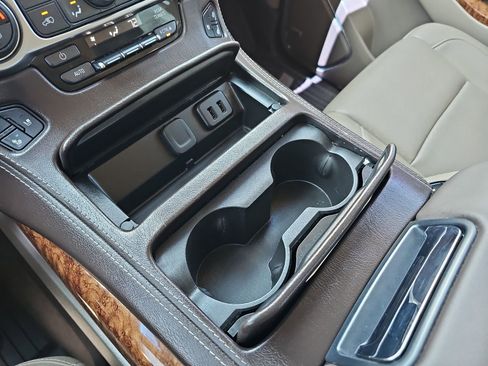 Used 2018 Chevrolet Tahoe Premier AWD/4WD image 24