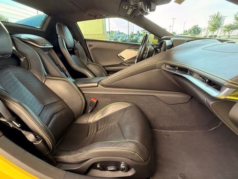 Used 2021 Chevrolet Corvette Stingray Premium Conv w/ Z51 Performance Package RWD image 33