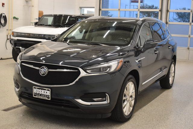 Used 2021 Buick Enclave Premium w/ Sun and Sites Package AWD/4WD image 9