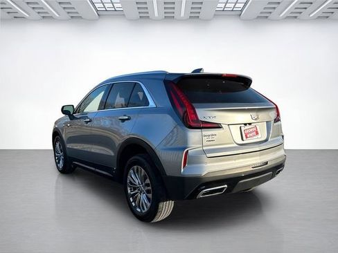Used 2024 Cadillac XT4 Premium Luxury image 6