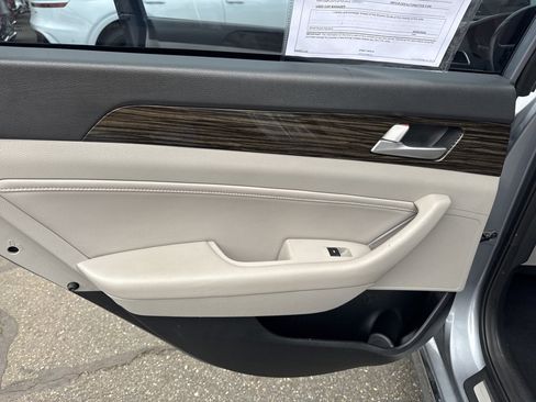 Used 2016 Hyundai Sonata Limited image 39