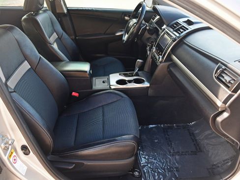 Used 2013 Toyota Camry SE FWD image 14