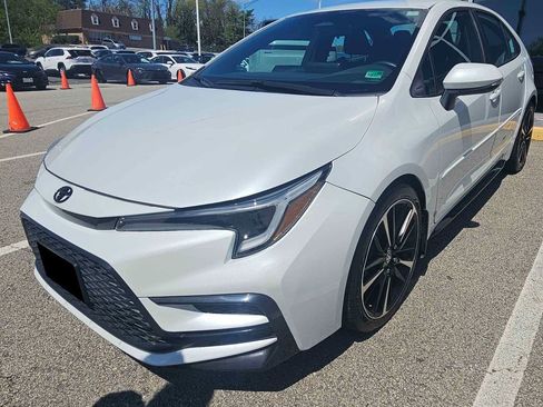 Used 2023 Toyota Corolla SE w/ Carpet Mat Package (TMS) image 3