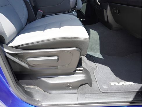 Used 2019 RAM 1500 Big Horn image 11