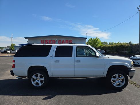 Used 2005 Chevrolet Suburban LT w/ Preferred Equipment Group RWD image 6