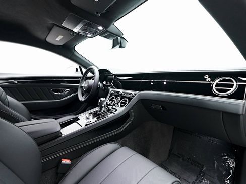 Used 2024 Bentley Continental GT image 47