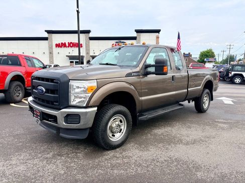 Used 2015 Ford F250 XL w/ Power Equipment Group AWD/4WD image 2