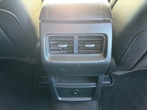 Used 2024 Ford Edge SEL image 39