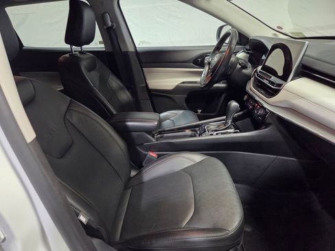 Certified 2022 Jeep Compass Limited image 6