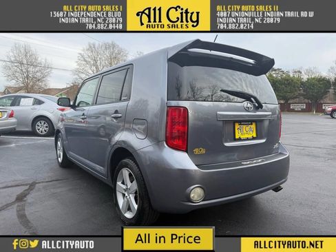 Used 2010 Scion xB Hatchback 4D image 5