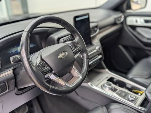 Used 2020 Ford Explorer Platinum w/ Premium Technology Package AWD/4WD image 12